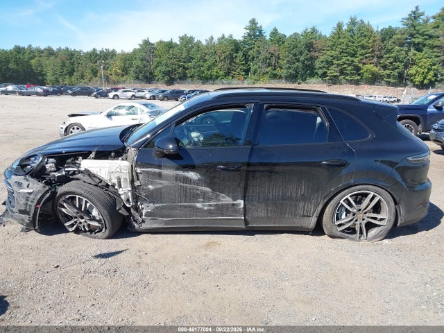 2020 PORSCHE CAYENNE TURBO 13