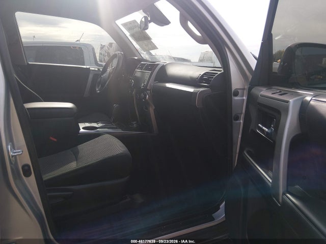 2022 TOYOTA 4RUNNER SR5 5