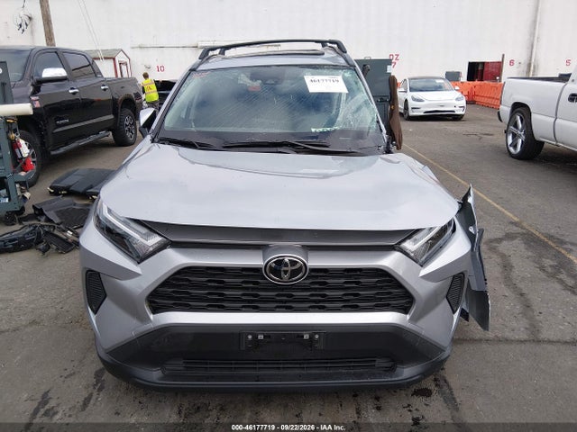 2025 TOYOTA RAV4 XLE 12