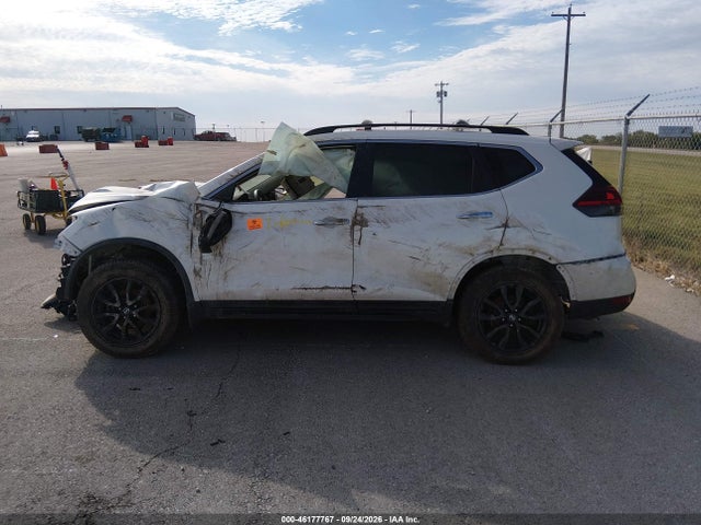2018 NISSAN ROGUE SV 17