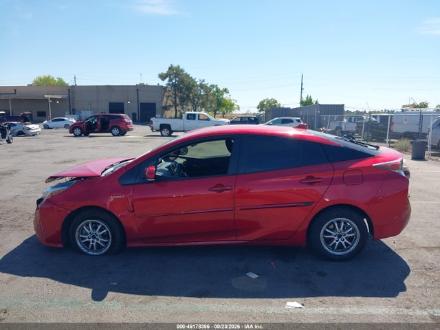 2018 TOYOTA PRIUS THREE 14