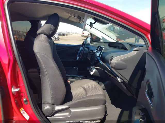 2018 TOYOTA PRIUS THREE 5