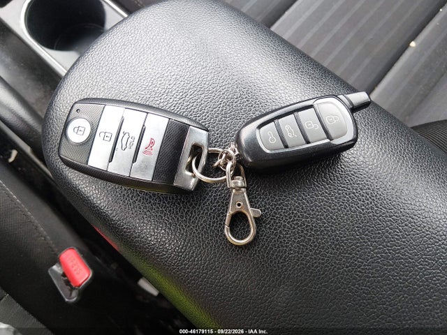 2017 KIA FORTE S 11