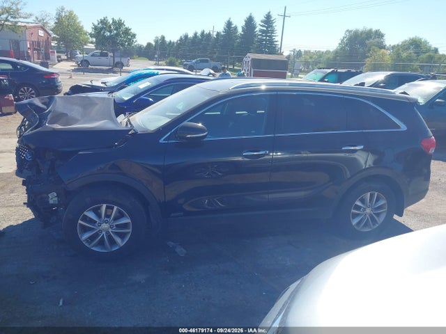 2018 KIA SORENTO 2.4L LX 14