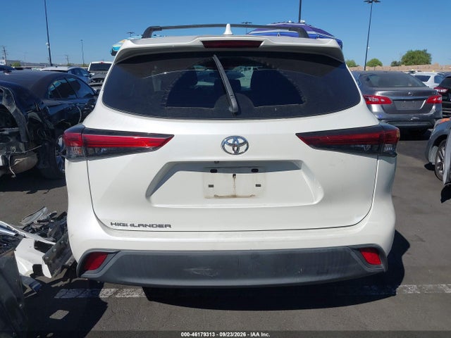 2021 TOYOTA HIGHLANDER LE 17