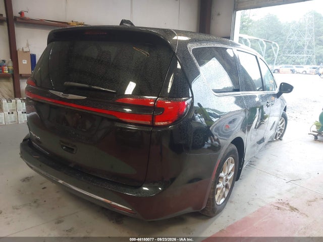 2023 CHRYSLER PACIFICA TOURING L 4