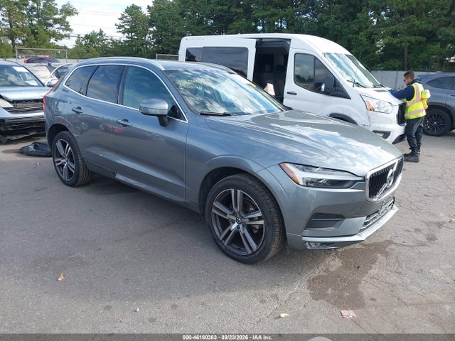 2021 VOLVO XC60 MOMENTUM