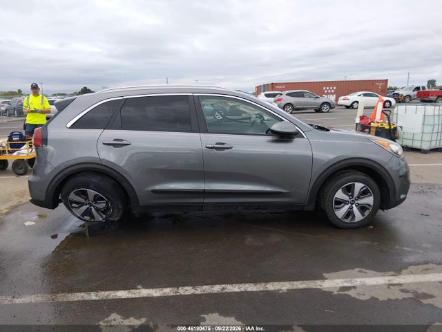 2017 KIA NIRO LX 13