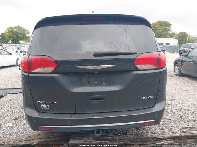 2017 CHRYSLER PACIFICA LIMITED 16