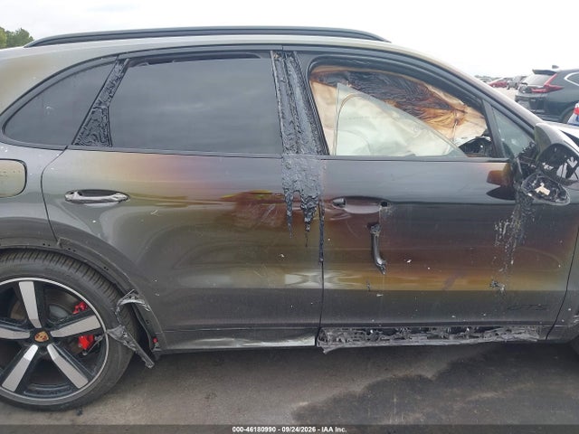 2025 PORSCHE CAYENNE GTS 13