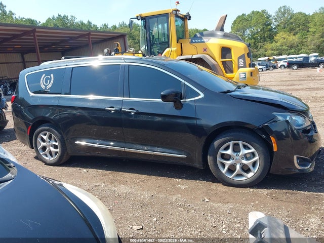 2017 CHRYSLER PACIFICA TOURING-L PLUS 13
