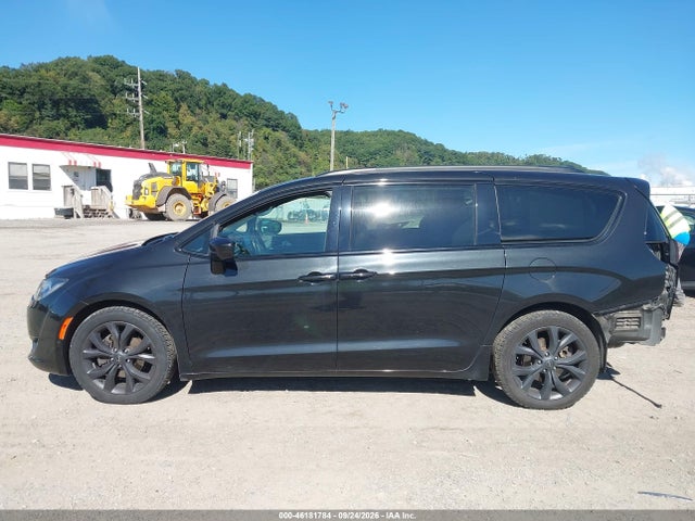 2019 CHRYSLER PACIFICA TOURING L 14