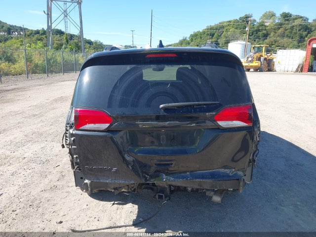 2019 CHRYSLER PACIFICA TOURING L 16