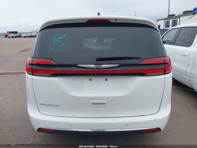 2025 CHRYSLER PACIFICA SELECT 17