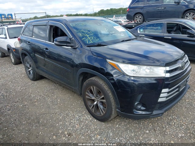 2017 TOYOTA HIGHLANDER LE
