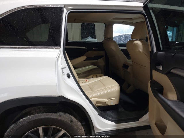 2017 TOYOTA HIGHLANDER XLE 8