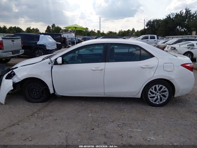2017 TOYOTA COROLLA LE 15