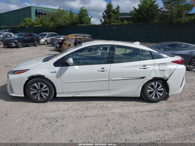2017 TOYOTA PRIUS PRIME PREMIUM 14