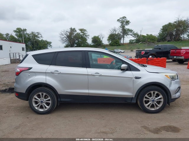 2017 FORD ESCAPE SE 13