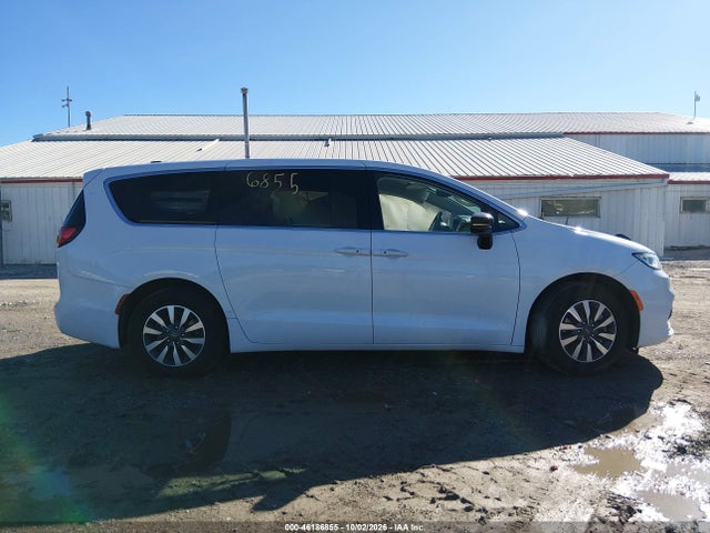 2024 CHRYSLER PACIFICA HYBRID SELECT 13