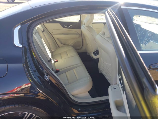 2022 VOLVO S60 B5 INSCRIPTION 8