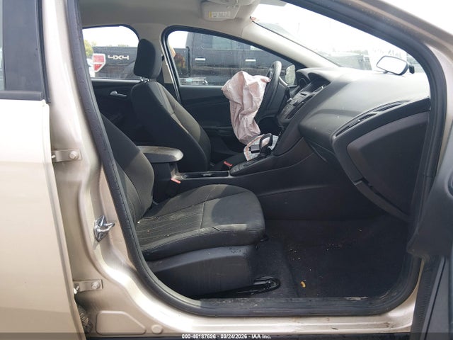 2017 FORD FOCUS SE 5