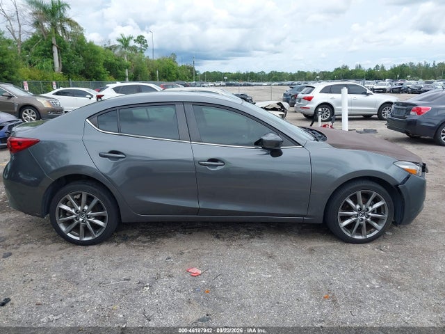 2018 MAZDA MAZDA3 TOURING 13