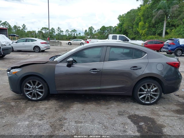 2018 MAZDA MAZDA3 TOURING 14