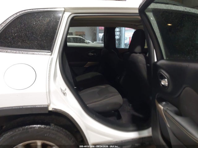 2017 JEEP CHEROKEE LATITUDE 4X4 8