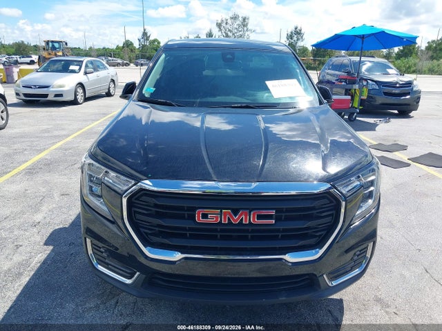 2022 GMC TERRAIN 11