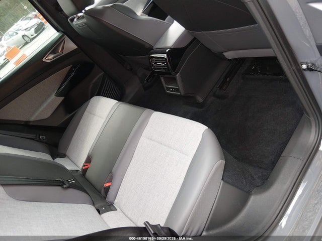 2025 VOLKSWAGEN ID.4 AWD PRO 8