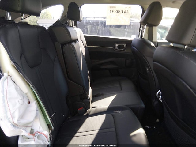 2025 KIA SORENTO S 8