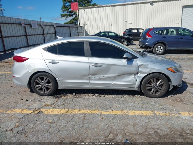 2017 HYUNDAI ELANTRA SE 13