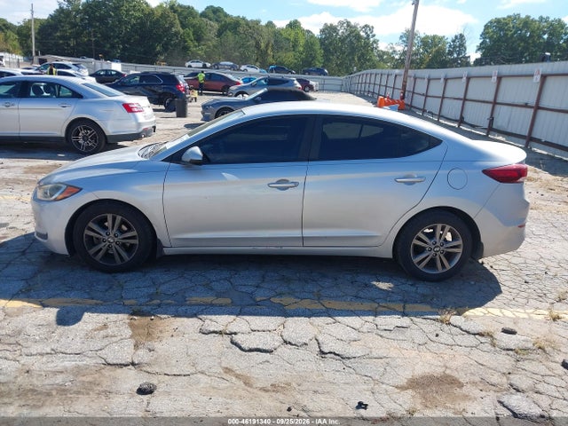 2017 HYUNDAI ELANTRA SE 14