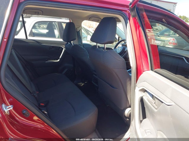 2019 TOYOTA RAV4 LE 8