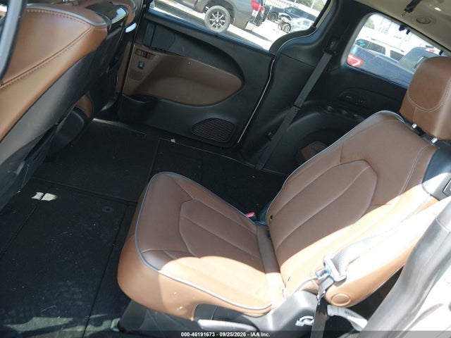 2019 CHRYSLER PACIFICA LIMITED 17