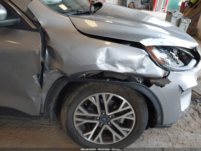 2021 FORD ESCAPE SEL 19