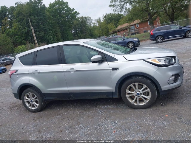 2017 FORD ESCAPE SE 14