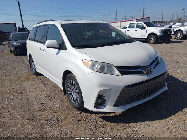 2018 TOYOTA SIENNA XLE 8 PASSENGER