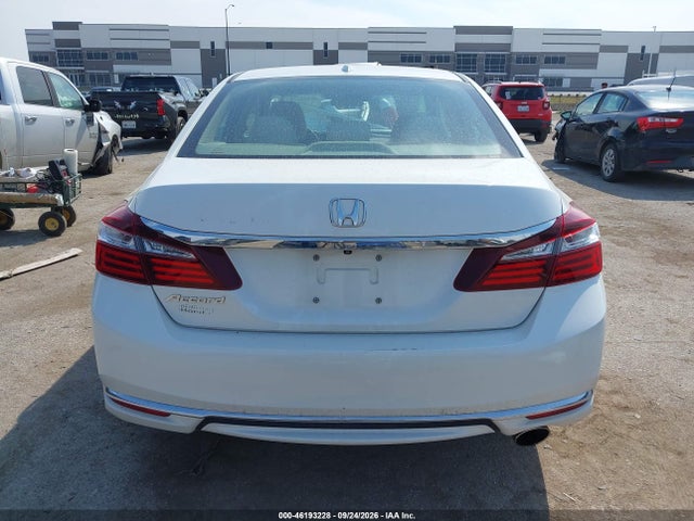 2017 HONDA ACCORD EX 16