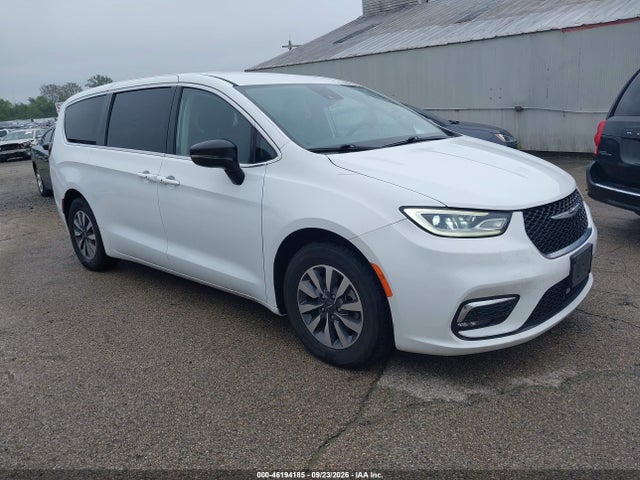 2024 CHRYSLER PACIFICA HYBRID
