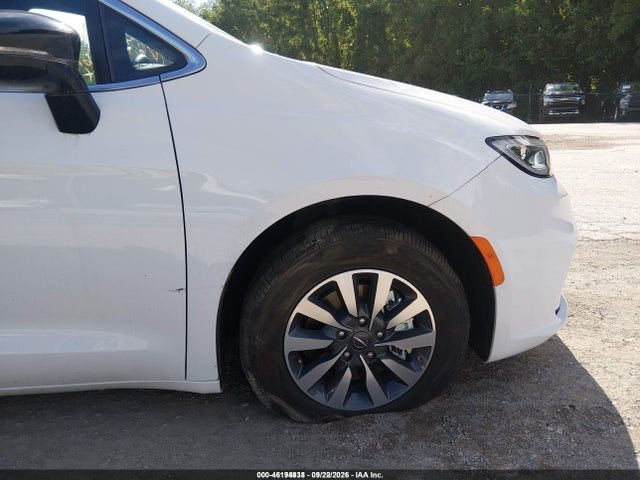 2025 CHRYSLER PACIFICA HYBRID SELECT 6