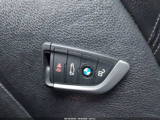 2017 BMW X1 11