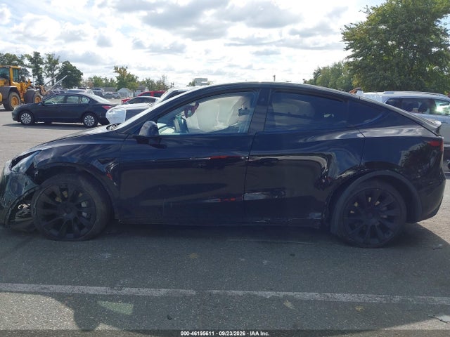 2023 TESLA MODEL Y AWD/LONG RANGE 13