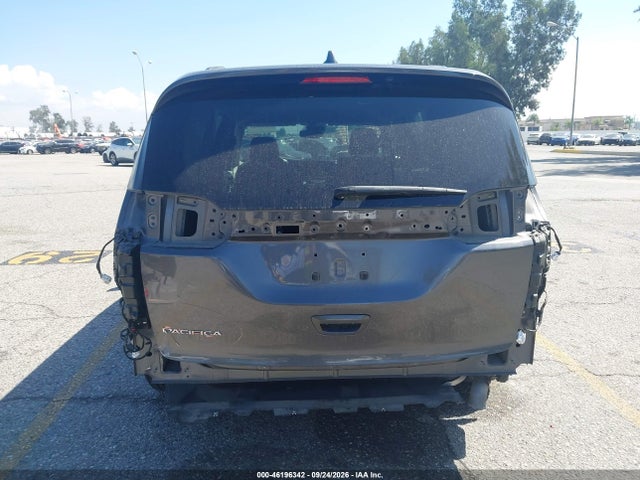 2021 CHRYSLER PACIFICA TOURING 17