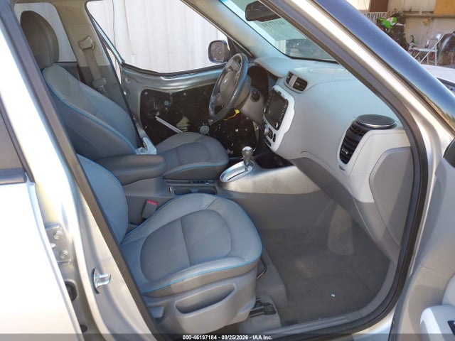 2017 KIA SOUL EV + 5