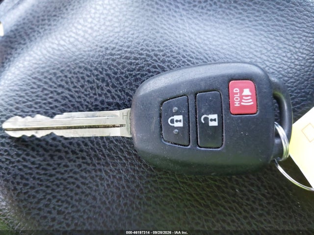 2017 TOYOTA RAV4 LE 11