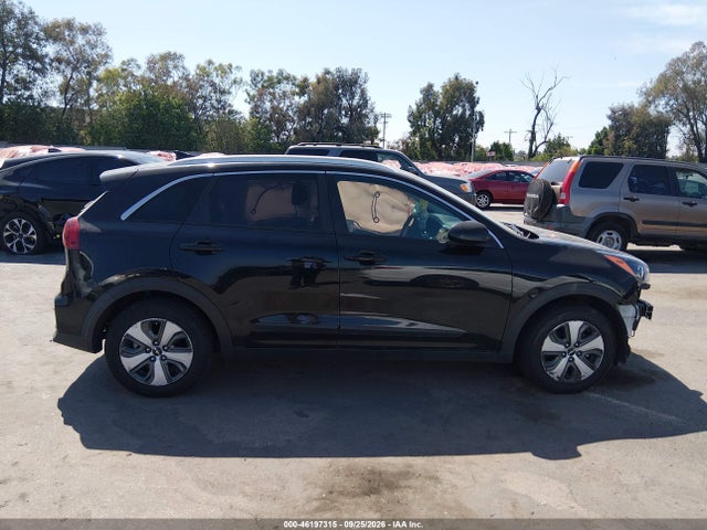 2022 KIA NIRO LX 12