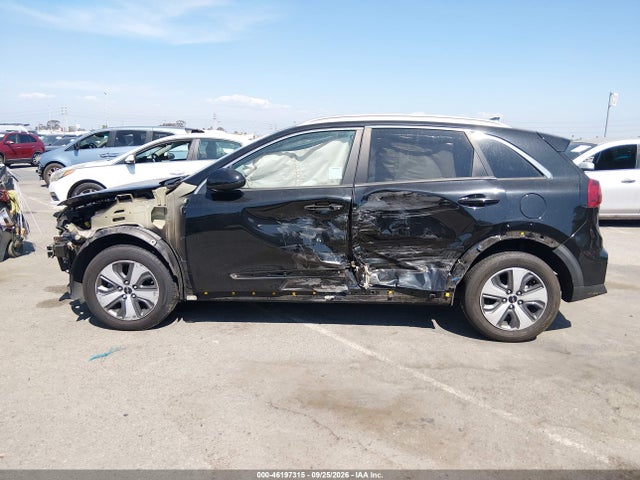2022 KIA NIRO LX 13