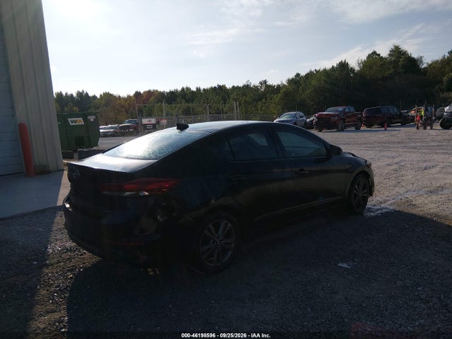 2017 HYUNDAI ELANTRA SE 4